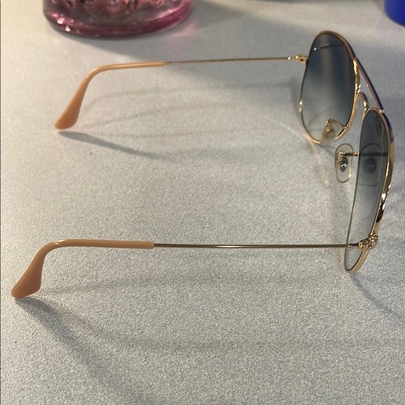 Ray-Ban Aviator Sunglasses w/Polished Gold Frame, Blue Gradient Lenses. Lg 58-14 - Picture 4 of 13